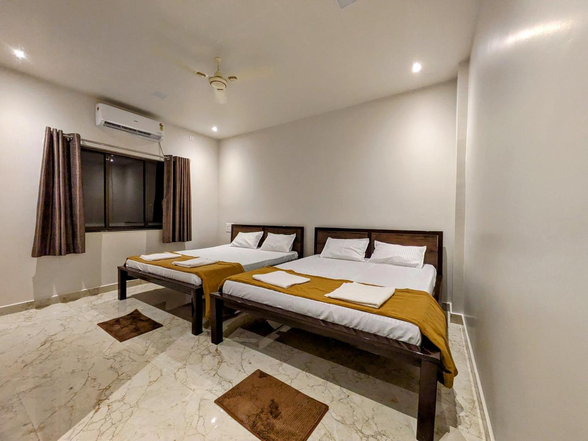 Hotel Madhusudan Executive Kolhapur Bagian luar foto